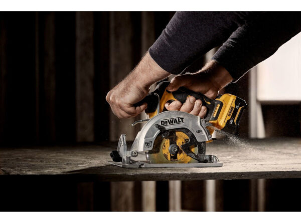 Sierra Circular Inalambrica Dewalt Dcs512b - Xtreme 5-3/8 - Sin Baterías