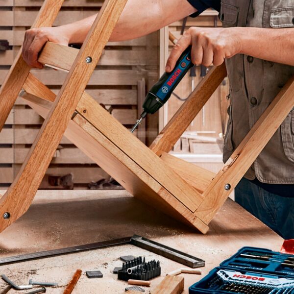 Atornillador Bosch GO + 2 Bits