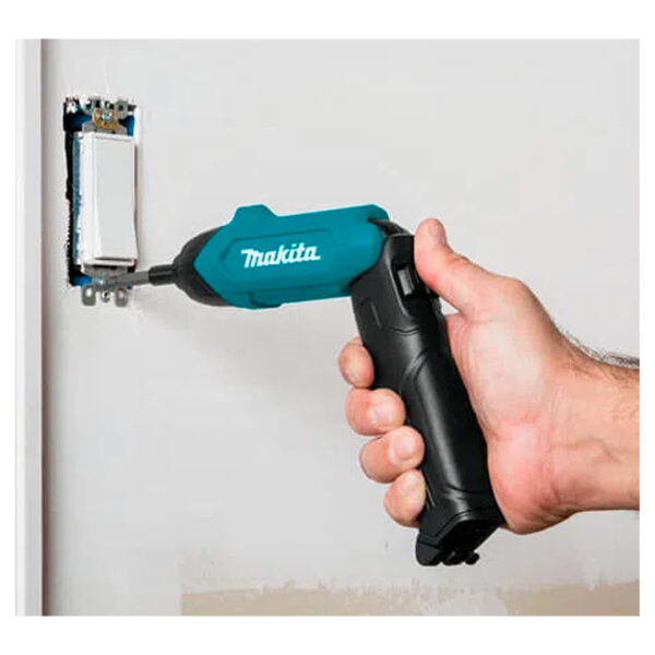 Atornillador Inalámbrico 3,6V Makita DF001DW + 81 Acc