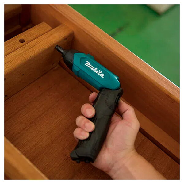 Atornillador Inalámbrico 3,6V Makita DF001DW + 81 Acc