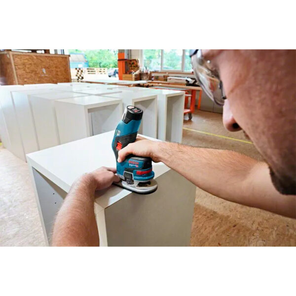 Mini Fresadora de Mano Bosch 12V GKF 12V-8 Sin Baterías