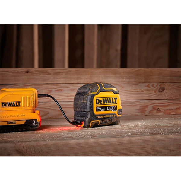 Huincha De Medir Dewalt luz LED TOUGHSERIES 8m/26 Dwht35268s